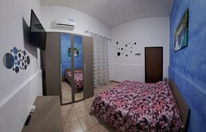 2 bedrooms, iron/ironing board, WiFi, bed sheets - Casa al Duomo right in the center  (Augusta)