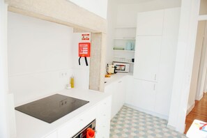 Fridge, microwave, oven, dishwasher - Beautiful Dreamers @ Avenida Liberdade (CR3D) (Lisboa ciudad)