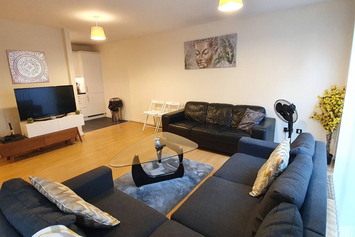 Apartment, Private Bathroom (1 Bed with Balcony) | Lounge