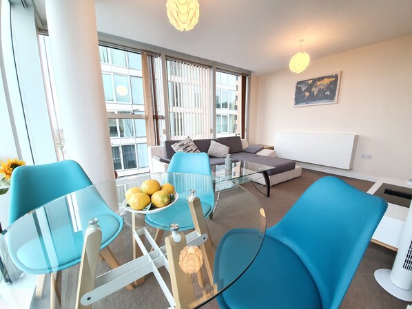 Apartment, Private Bathroom (2 Bed 2 B No Bal 4 Sleeps) | Lounge - Dazzon Contemporary Apartments (Milton Keynes)