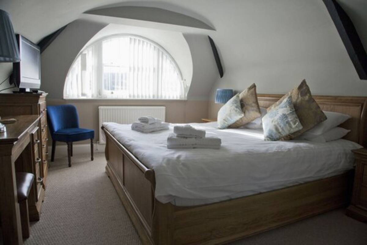 Iron/ironing board, cribs/infant beds, free WiFi, bed sheets