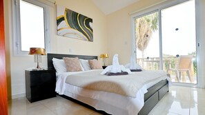 3 bedrooms, in-room safe, iron/ironing board, free WiFi - Villa Ambrosia (Coral Bay)