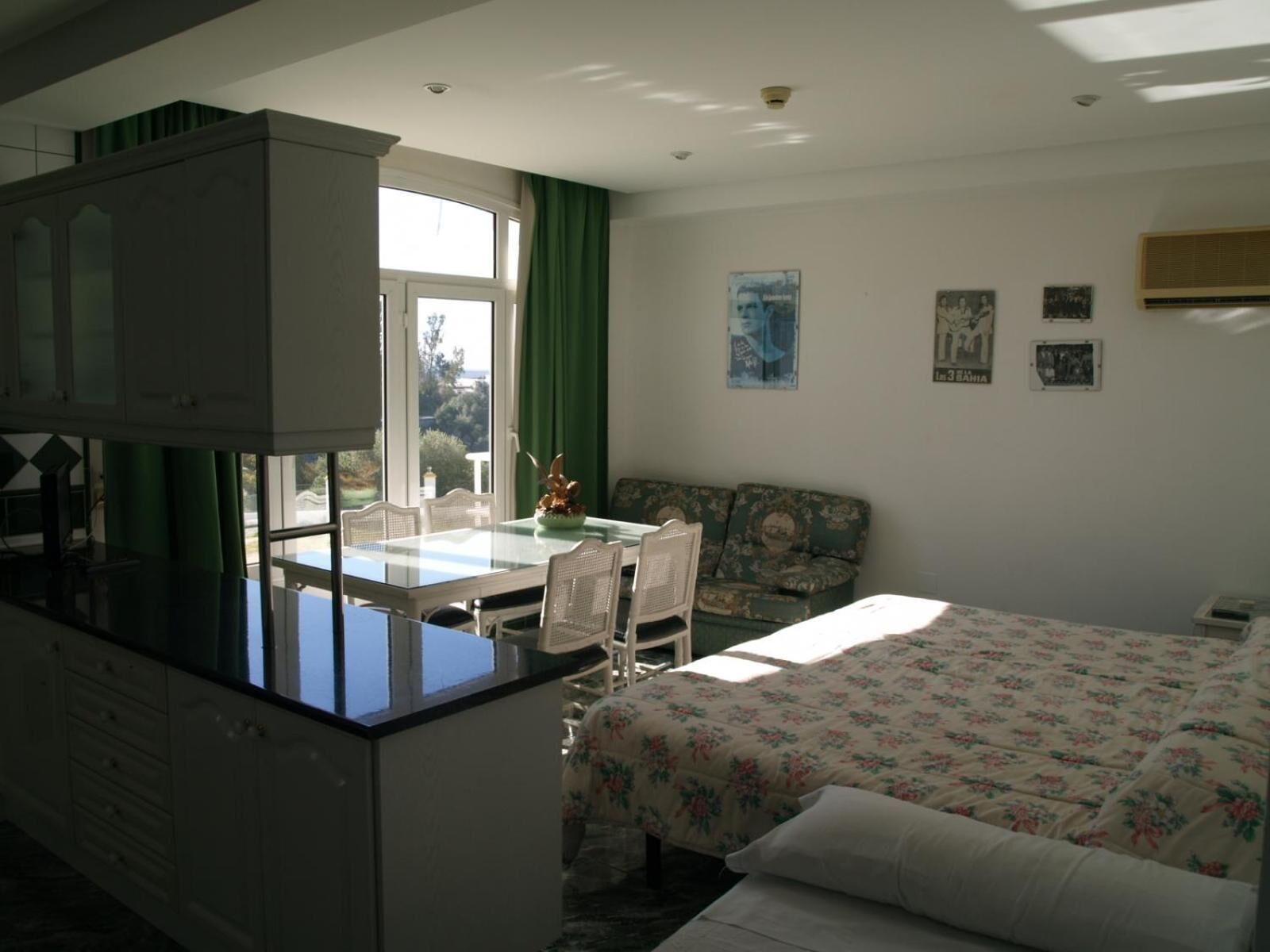 desk, blackout curtains, soundproofing, free cots/infant beds