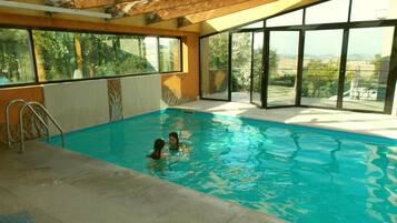 Innenpool, beheizter Pool