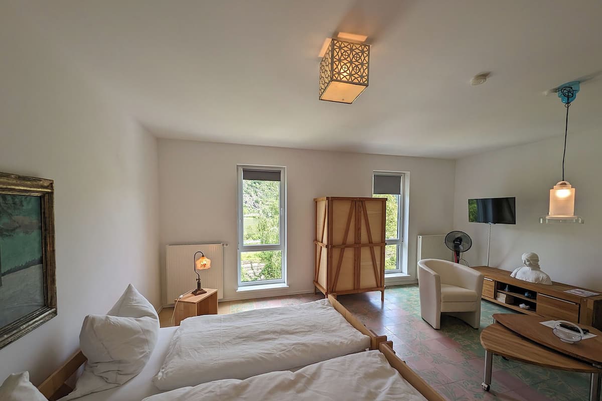 Apartemen Eksklusif (30 EUR cleaning fee included) | 1 kamar tidur, seprai premium, dan didekorasi berbeda-beda