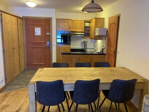 Dining - Arc 1950, Luxury, quiet corner, overlooks pistes, pedestrianised village (Bourg-Saint-Maurice, Auvergne-Rhône-Alpes)