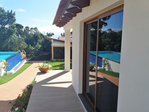 Villa Casteletes- Vista al mar Bangalow