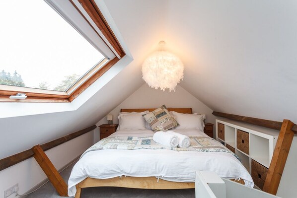 5 bedrooms, iron/ironing board, travel crib, WiFi