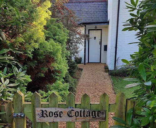 Rose Cottage, Burley. Kaunis sijainti New Forest. Koira ja lapsiystävällinen.