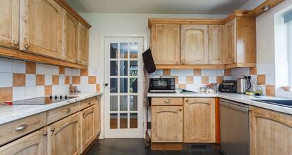 Rose Cottage, Burley. Kaunis sijainti New Forest. Koira ja lapsiystävällinen.