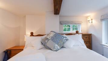 5 bedrooms, iron/ironing board, travel crib, WiFi
