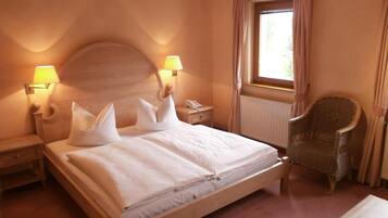 Zimmersafe, Schreibtisch, Babybetten, kostenloses WLAN