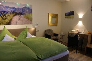 Double Room | Premium bedding, down duvets, minibar, in-room safe - Storchen Hotel Garni (Rheinfelden (Baden))