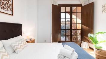 3 bedrooms, iron/ironing board, travel cot, free WiFi