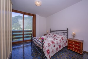 2 chambres, fer et planche à repasser, accès au Wi-Fi (inclus)