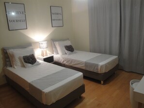 3 dormitoris, planxa i posts de planxar, Internet i roba de llit 