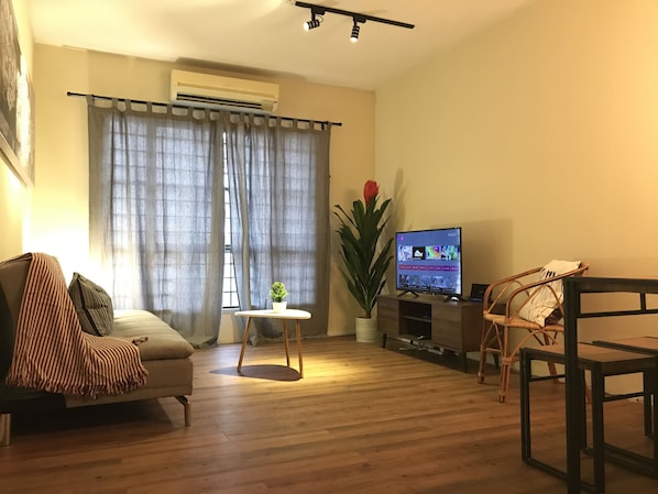 Apartment, 3 Bedrooms | Living room