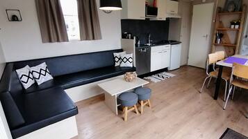 Smart TV, foosball, table tennis