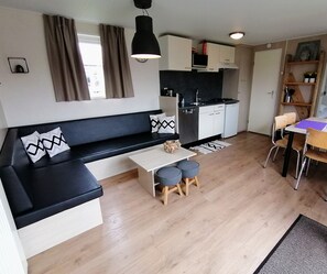 Smart TV, foosball, table tennis