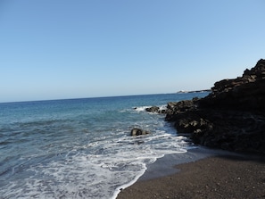 Beach nearby - Casa Pedro, Nice holiday home near the sea (Los Ancones)