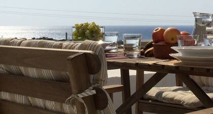 Sea Breeze Traditional Villa: Kristallklarer Wasserstrand, privater Pool.