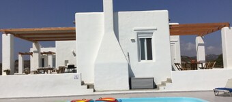 Sea Breeze Traditional Villa: Crystal clear water beach, private pool.