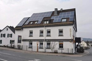 Front of property - Hotel am Maibaum (Neuenrade)