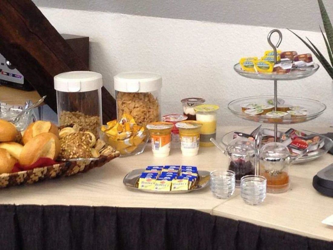 Daily buffet breakfast for a fee