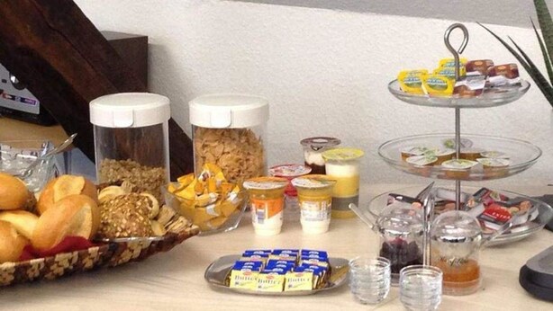 Petit déjeuner buffet servi tous les jours en supplément