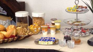Daily buffet breakfast for a fee