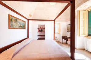 7 habitaciones, tabla de planchar con plancha, wifi y ropa de cama