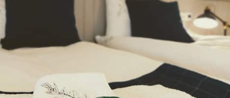 Departamento familiar | Cortinas blackout, tabla de planchar con plancha y cuna de viaje