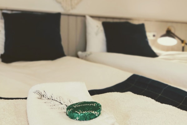 Apartemen Keluarga | Tirai kedap cahaya, setrika/meja setrika, dan tempat tidur bayi