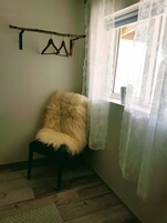 Doppelzimmer, eigenes Bad (Hlaðan) | Verdunkelungsvorhänge, Bügeleisen/Bügelbrett, Reisekinderbett