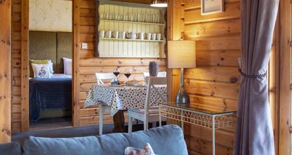 Mallard - sleeps 6 guests in 3 bedrooms