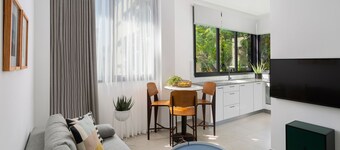 Mr. Ben Yehuda - By TLV2GO