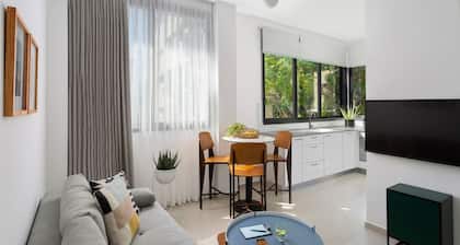 Mr. Ben Yehuda - By TLV2GO