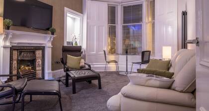 West Highland Apartments 'The Lomond' im Herzen von Milngavie Town Center