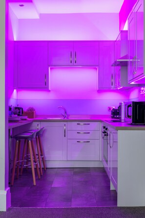 Private kitchen - West Highland Apartments 'The Lomond' Luxury in Milngavie Town Centre. G62 8AB (Milngavie)