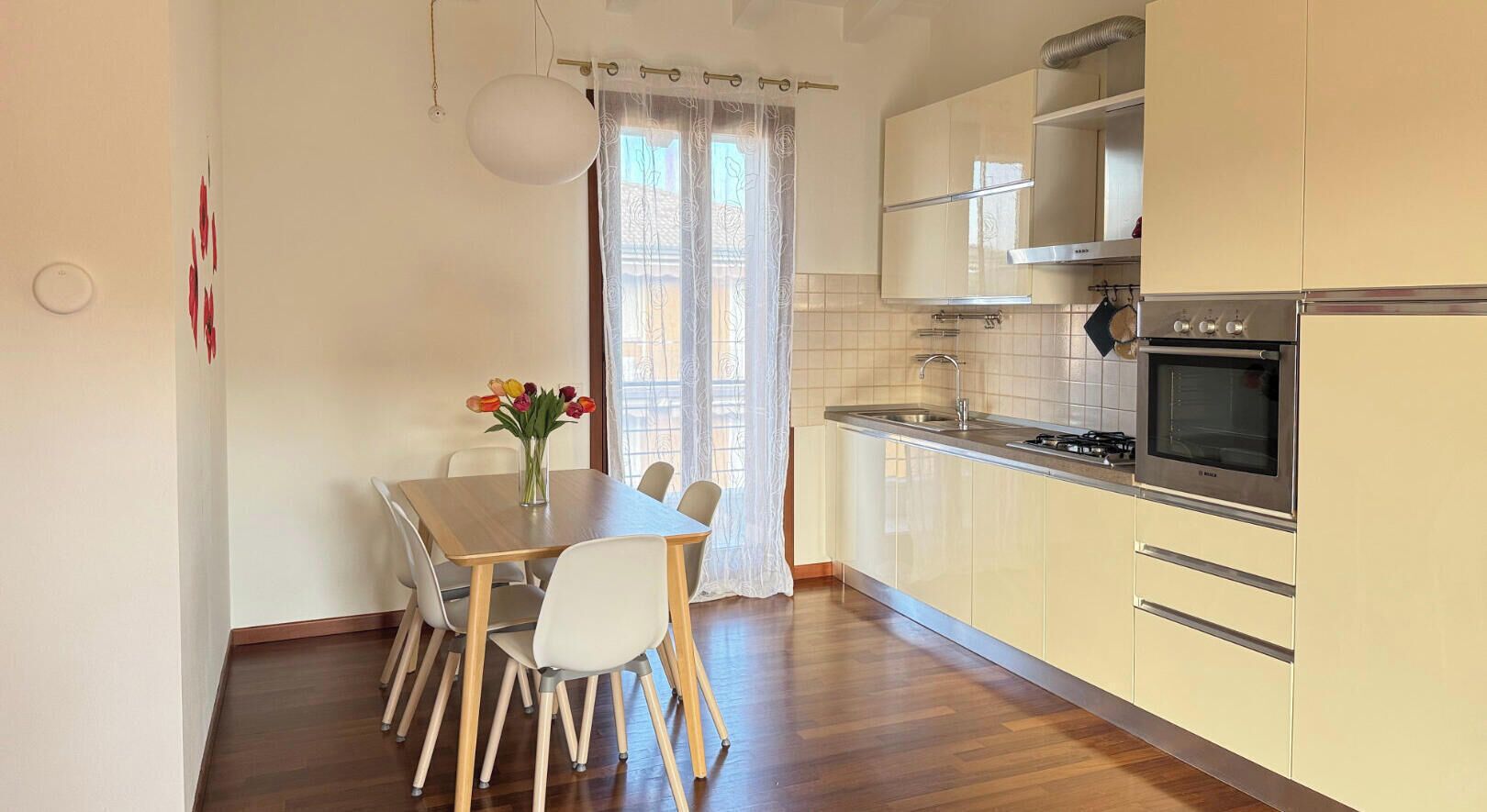 Réfrigérateur, four, plaque de cuisson, lave-vaisselle