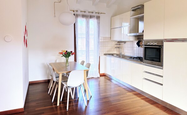 Private kitchen - Il Papavero apartment Sirmione | Terme & Garda Lake (Sirmione)
