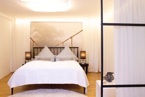 2 bedrooms, iron/ironing board, WiFi, bed sheets - Best deal in town ! Como Designer Apt deluxe in the center of Munich (Munich)