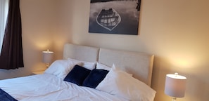 1 chambre, coffres-forts dans les chambres, fer et planche à repasser