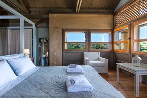 6 bedrooms, iron/ironing board, free WiFi, bed sheets