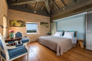 6 bedrooms, iron/ironing board, free WiFi, bed sheets