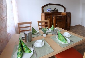 Free daily buffet breakfast 