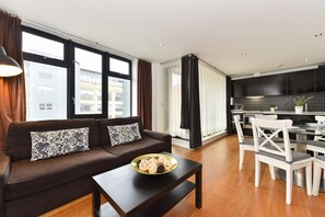 Living area - Chancery Lane City Apartments (London)