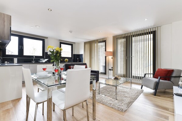 Apartment | Living room | Flat-screen TV - Chancery Lane City Apartments (London)