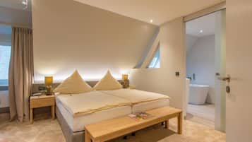 Phòng cách âm, giường gấp/giường phụ (phụ phí)