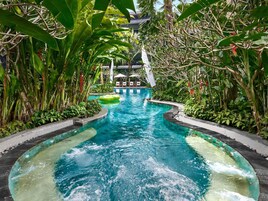 4 piscinas al aire libre, sillones reclinables de piscina